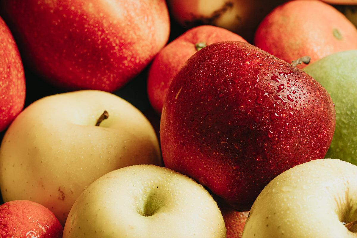 Der Apfel ist gesund und enthält viele Nährstoffe